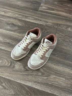 Nike Dunk Low Sneakers in Curry
